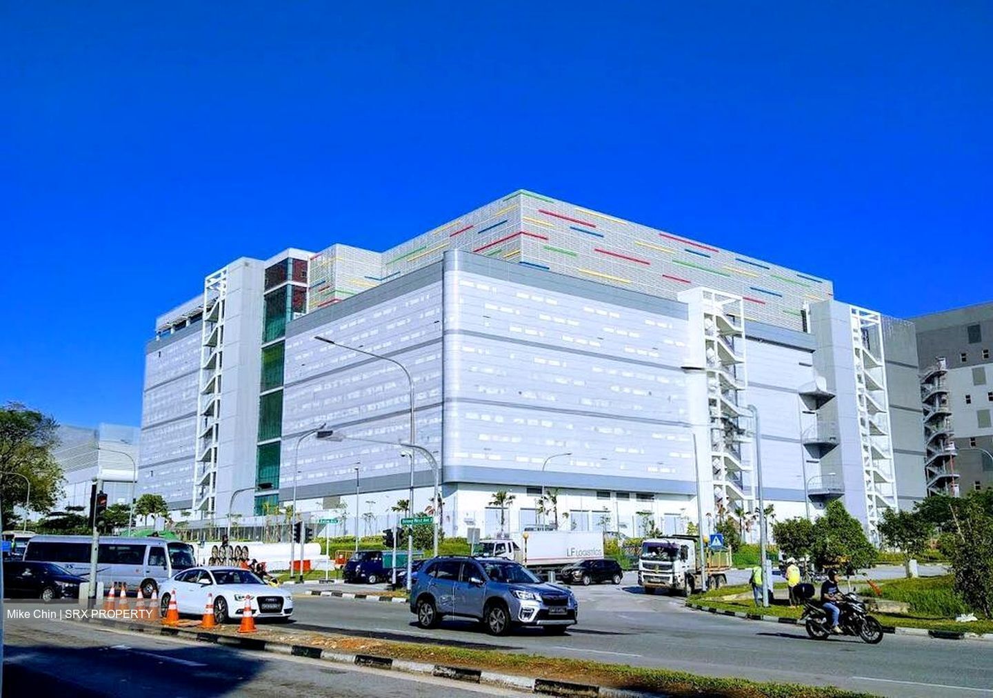 Blk 556 Jurong West Street 42 (Jurong West), HDB Executive #505026701